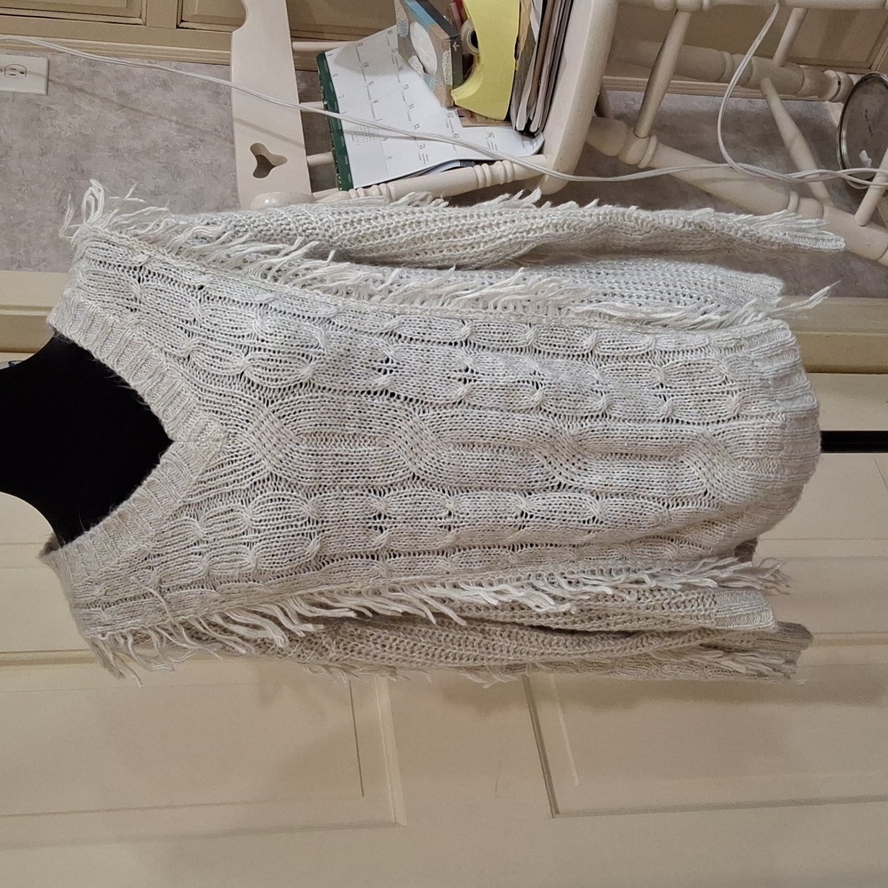 "FCY WITH LOVE" SZ. 2x, 100%acrylic, off-white, cable-knit, fringed sweater.